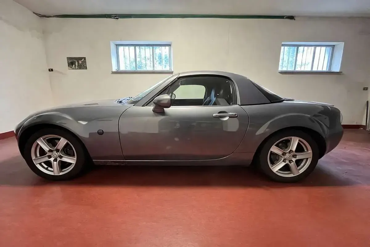 Usata Mazda MX5 126 CV (92 kW) 2006 Cabrio