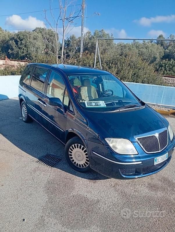 Usata 2008 Lancia Phedra Monovolume | 3100 € - Immagine 1/4