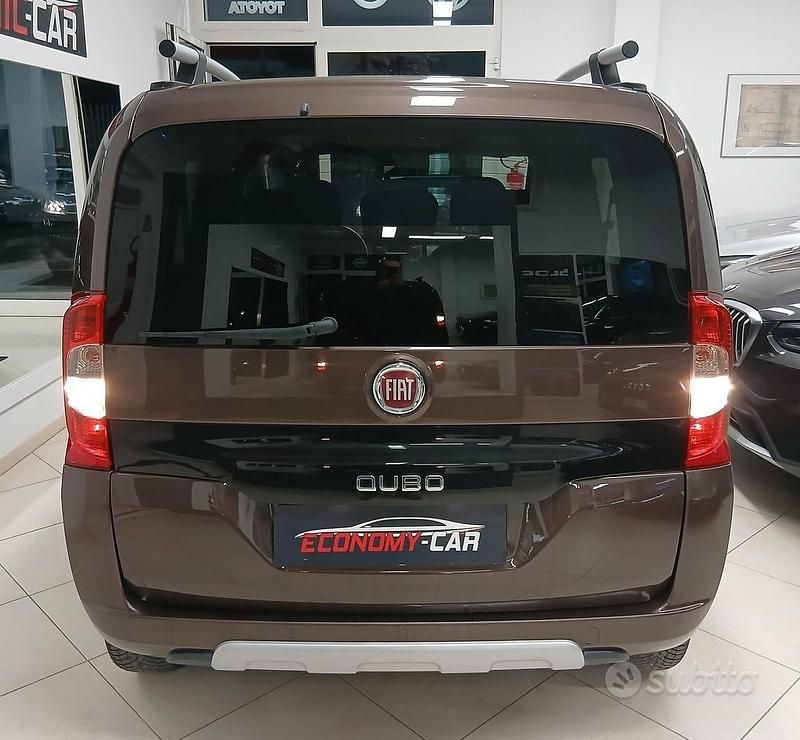Usata Fiat Qubo Trekking 95 CV (69 kW) 2017 Marrone Monovolume