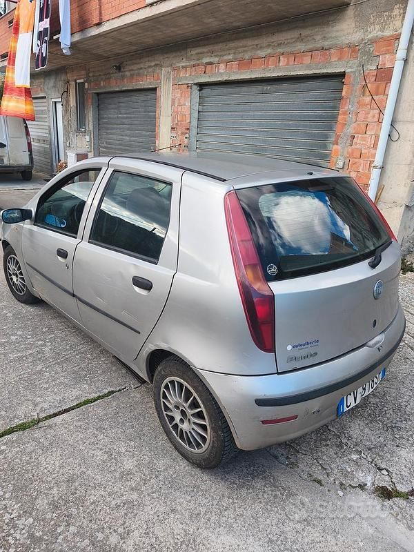 Usata Fiat Punto 2005 Utilitaria