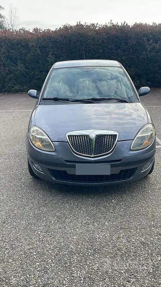 Usata Lancia Ypsilon 60 CV (44 kW) 2006 Grigio Utilitaria