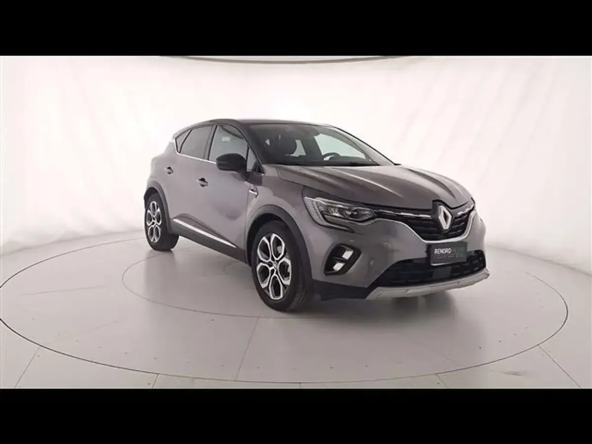 Usata Renault Captur Techno 94 CV (69 kW) 2023 Grigio scuro SUV