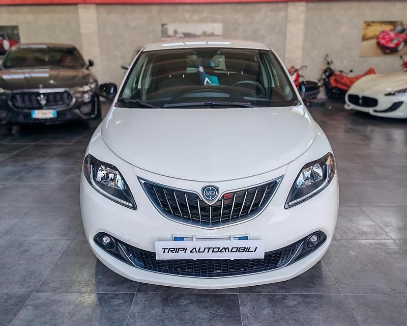 Usata Lancia Ypsilon Gold 69 CV (50 kW) 2022 Bianco Utilitaria