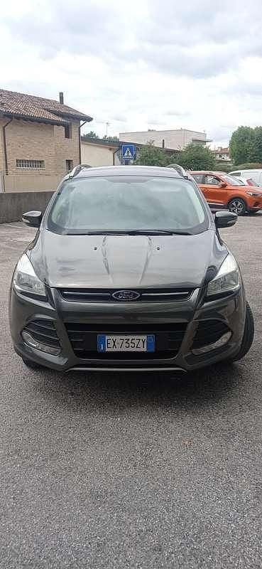 Grigio Usata 2015 Ford Kuga Business Edition SUV | 10.500 € (Buon prezzo) - Immagine 1/4