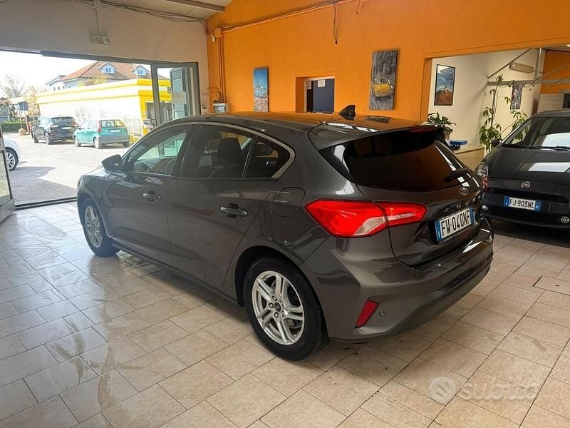 Usata Ford Focus ST-Line 125 CV (91 kW) 2019 Grigio Berlina
