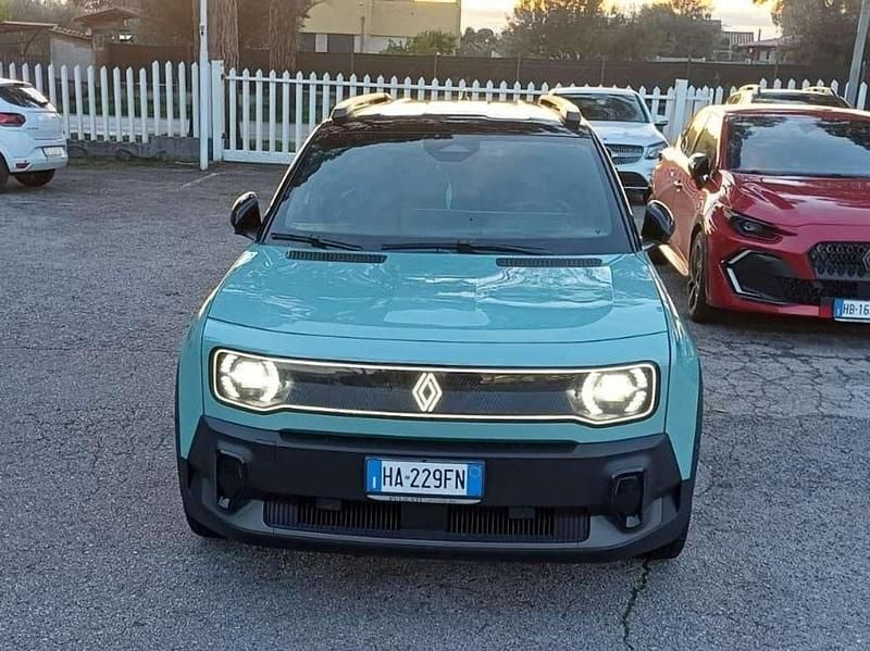 Usata Renault 4 E-Tech Komfort 77 kW (106 CV) 2025 Hautsdefranceverde tetto nero SUV