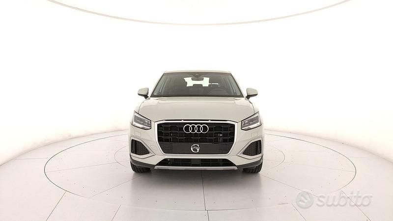 Gebraucht Audi Q2 Advanced 150 PS (110 kW) 2024 Grau SUV