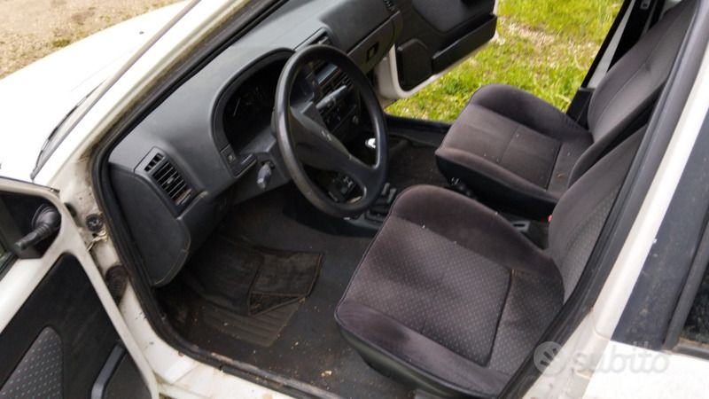 Usata Citroën AX 75 CV (55 kW) 1996 Bianco Utilitaria