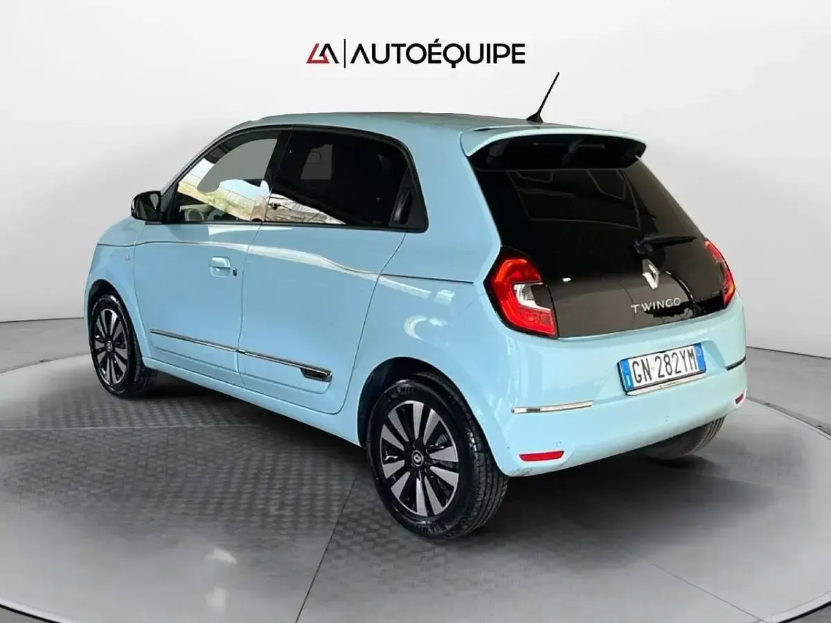Usata Renault Twingo Techno 60 kW (82 CV) 2023 Blu/azzurro Utilitaria