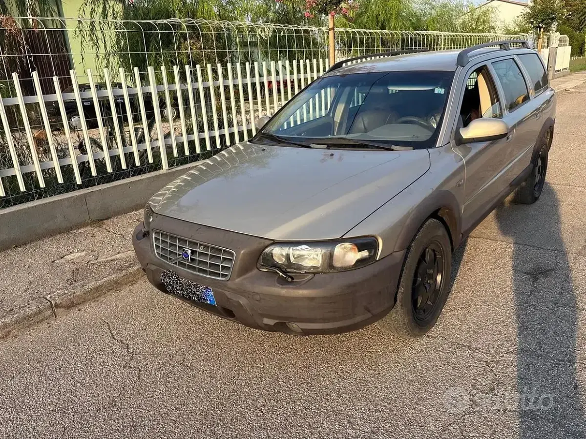 Usata Volvo V70 Kinetic 163 CV (119 kW) 2004 Grigio Station wagon