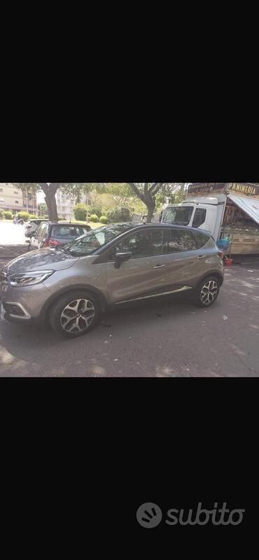 Usata Renault Captur 95 CV (69 kW) 2019 Grigio SUV