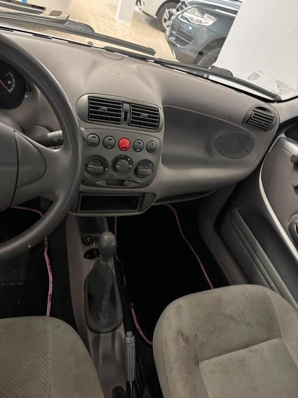 Usata Fiat 600 Anniversary 54 CV (39 kW) 2008 Argento Utilitaria