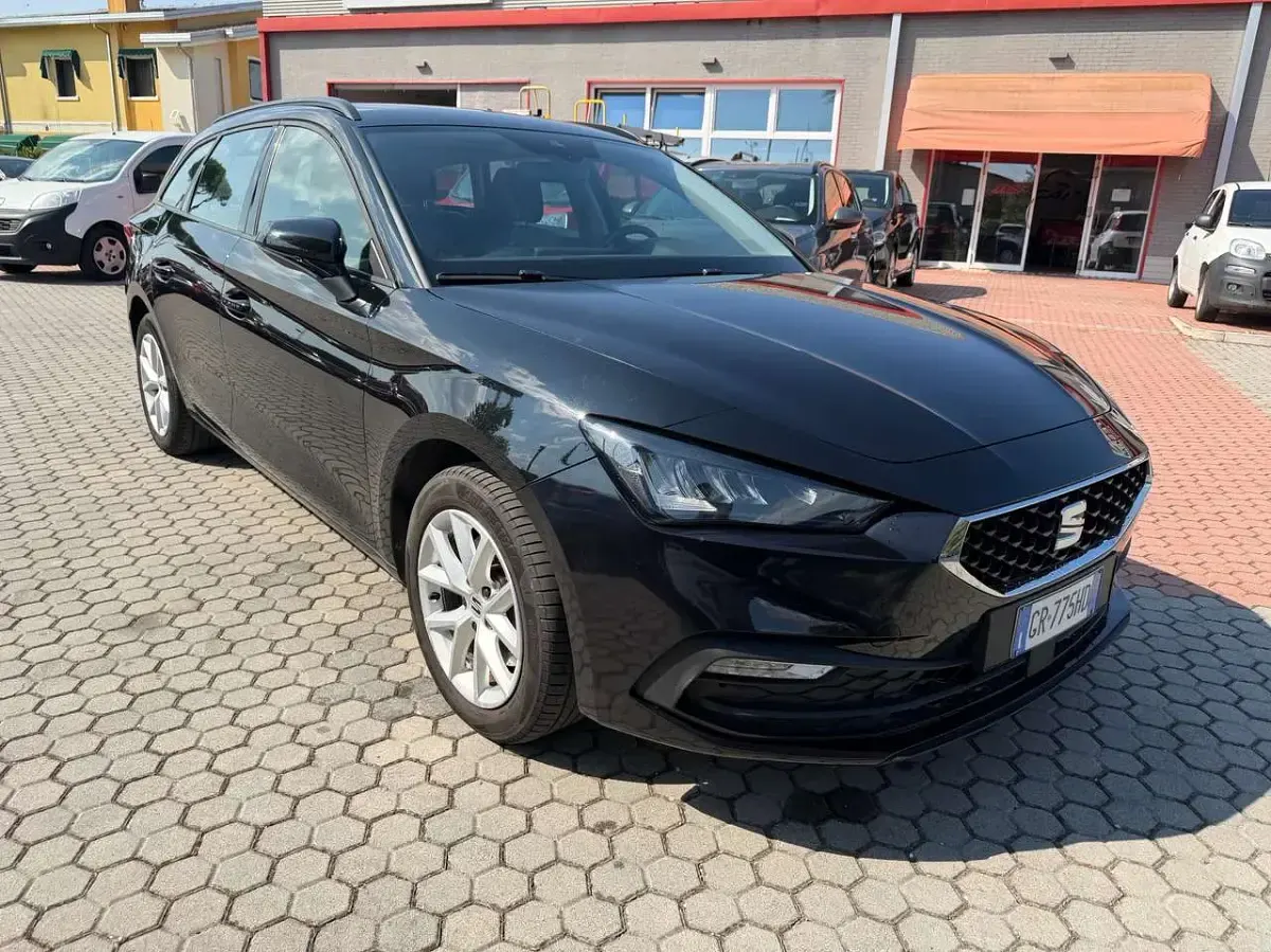 Usata Seat Leon Style 116 CV (85 kW) 2023 Nero Station wagon