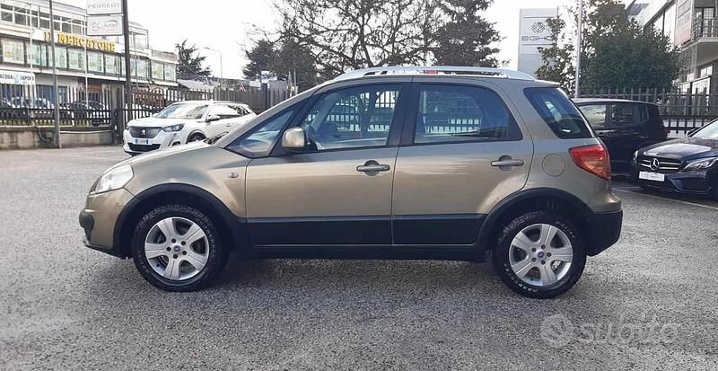 Usata Fiat Sedici 120 CV (88 kW) 2006 Oro SUV