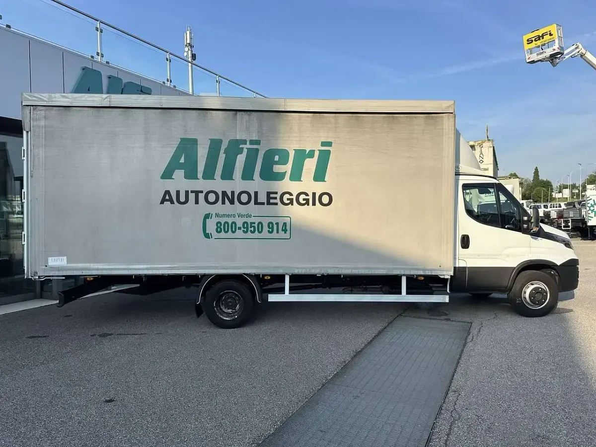 Usata Iveco Daily 179 CV (131 kW) 2019 Bianco Furgone