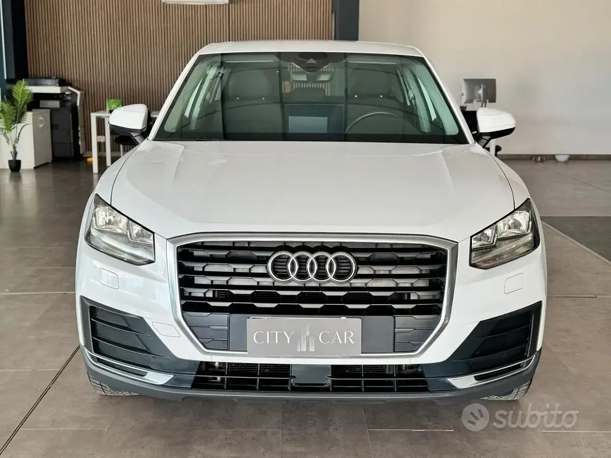 Usata Audi Q2 Business 116 CV (85 kW) 2017 Bianco SUV