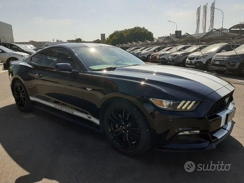 Usata Ford Mustang Fastback 317 CV (233 kW) 2016 Nero / metallizzato Coupé