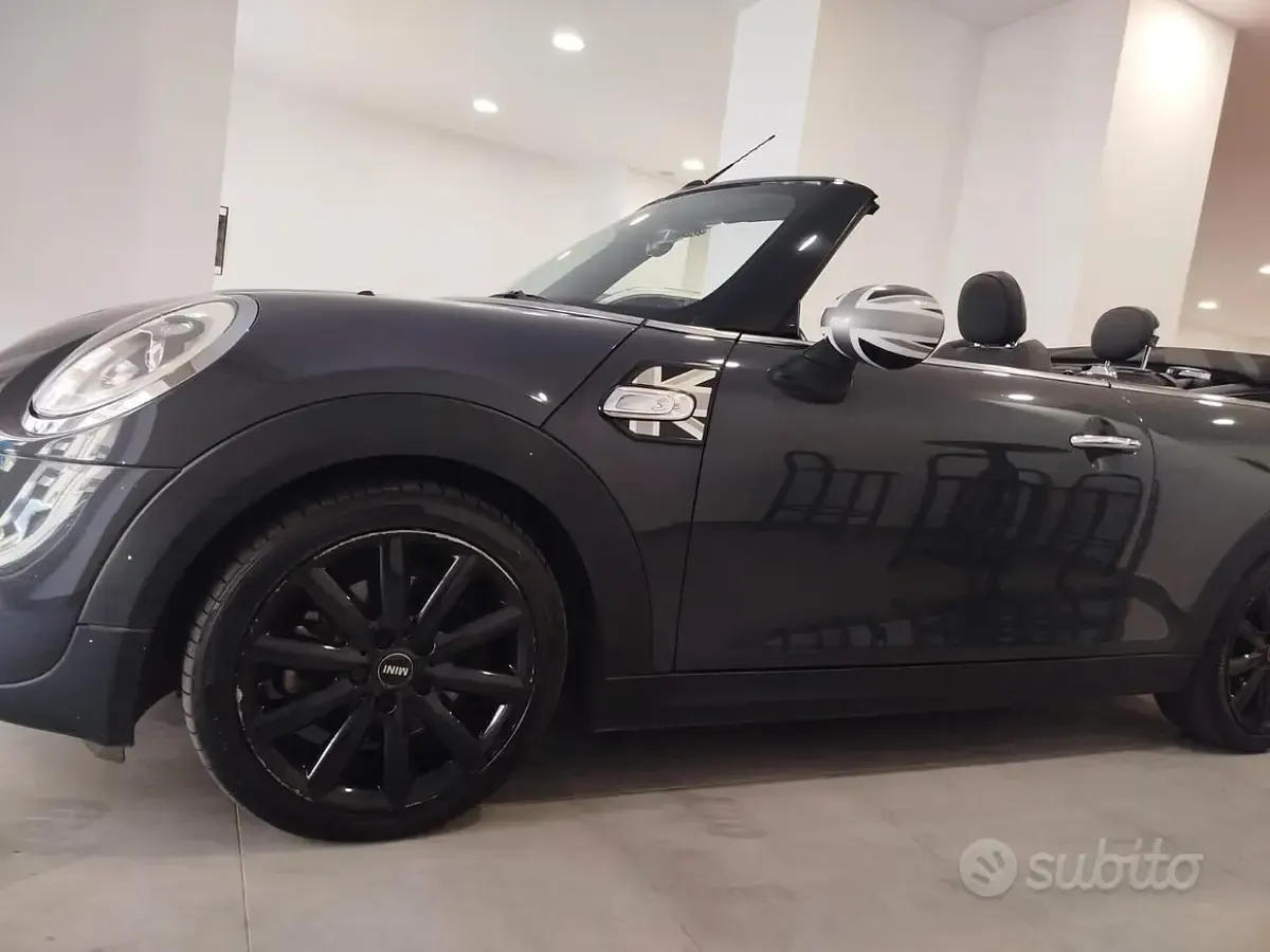 Usata Mini Cooper SD Cabriolet 170 CV (125 kW) 2018 Grigio Cabrio