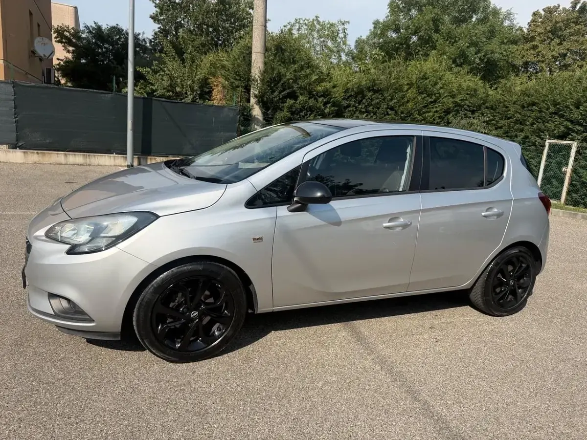 Usata Opel Corsa 90 CV (66 kW) 2016 Argento Utilitaria