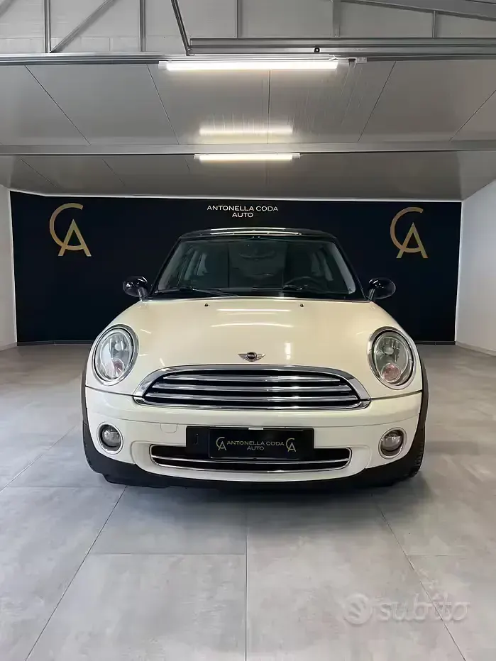 Usata Mini Cooper D 109 CV (80 kW) 2007 Beige Utilitaria