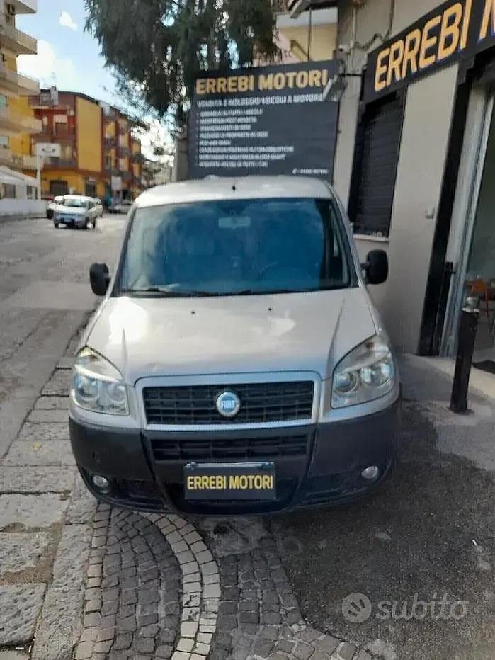 Usata Fiat Doblò Active 103 CV (75 kW) 2007 Grigio Monovolume