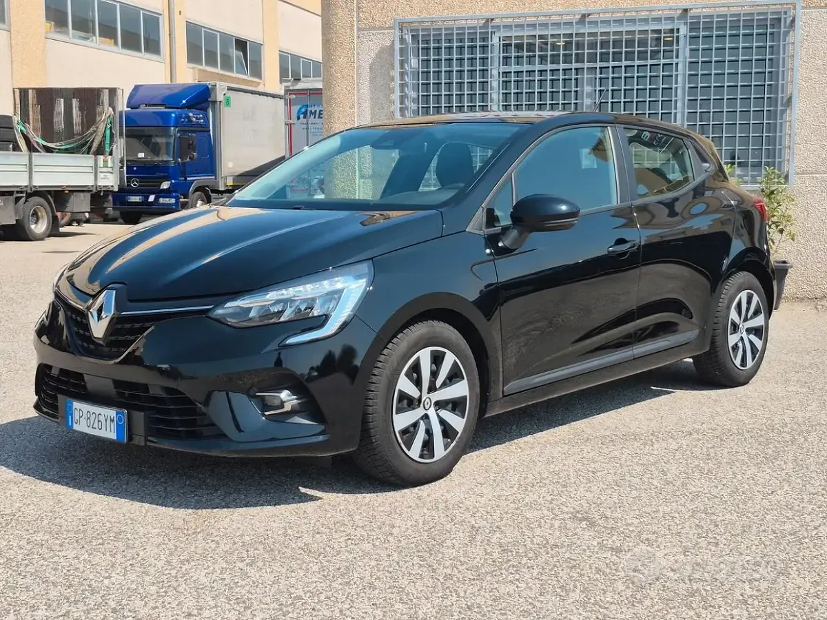 Usata Renault Clio V Equilibre 101 CV (74 kW) 2023 Nero Berlina
