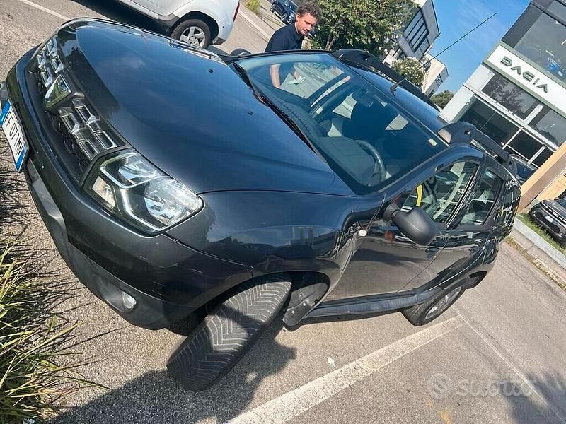 Nero Usata 2016 Dacia Duster SUV | 7500 € (Buon prezzo) - Immagine 1/4