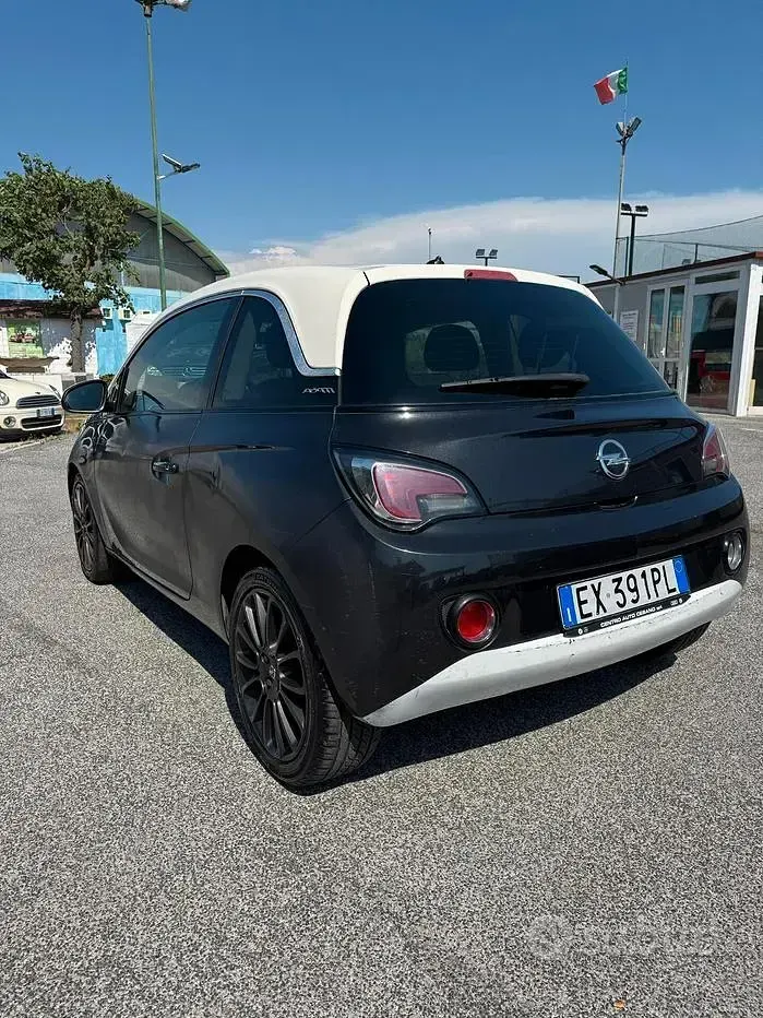 Usata Opel Adam 87 CV (63 kW) 2015 Nero Utilitaria