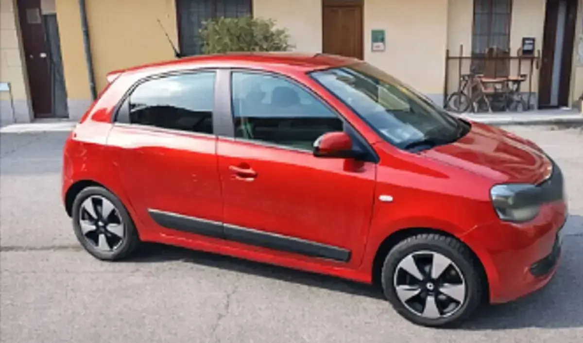 Usata Renault Twingo SE 71 CV (52 kW) 2014 Rosso Utilitaria