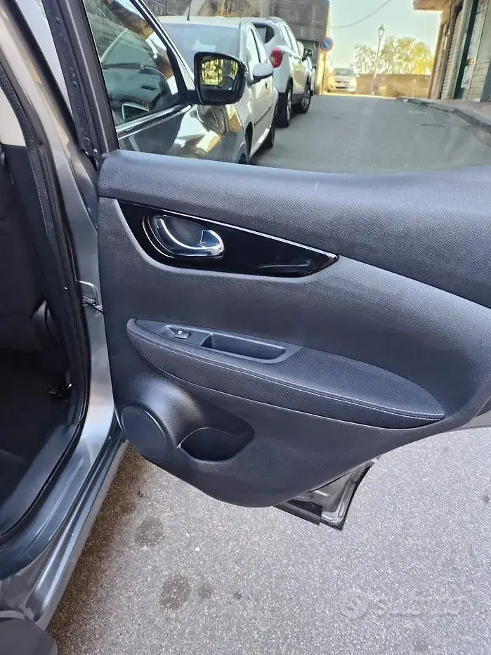 Usata Nissan Qashqai 2020 Grigio SUV