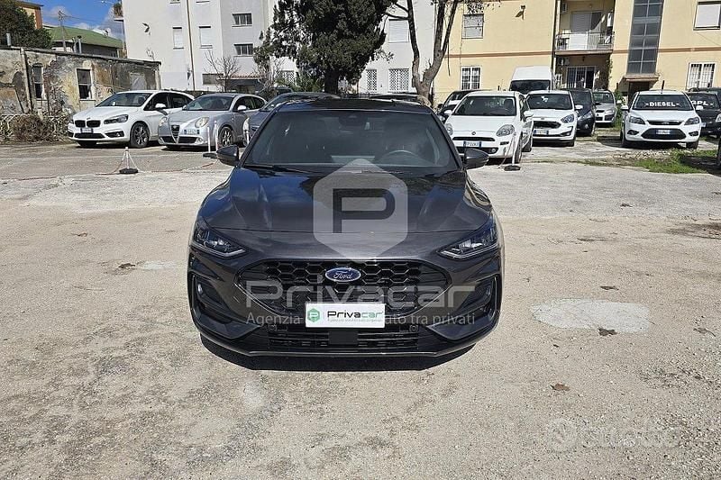 Usata Ford Focus ST-Line 125 CV (91 kW) 2023 Grigio Utilitaria