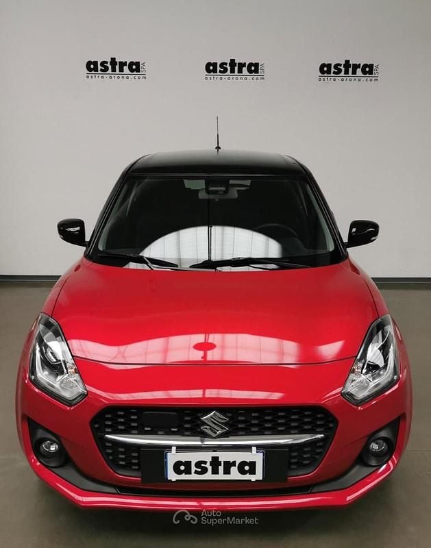 Usata Suzuki Swift 83 CV (61 kW) 2022 Verde Utilitaria