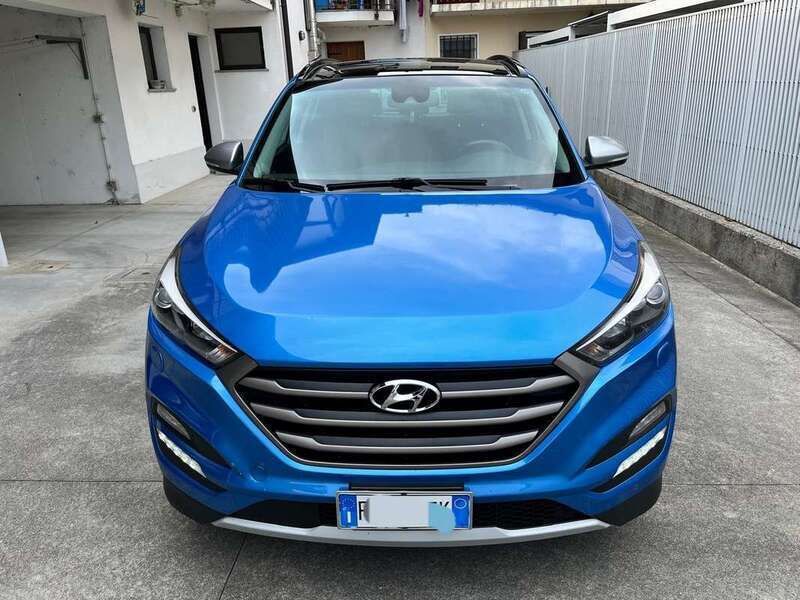 Blu/azzurro Usata 2017 Hyundai Tucson Edition SUV | 13.000 € (Buon prezzo) - Immagine 1/4