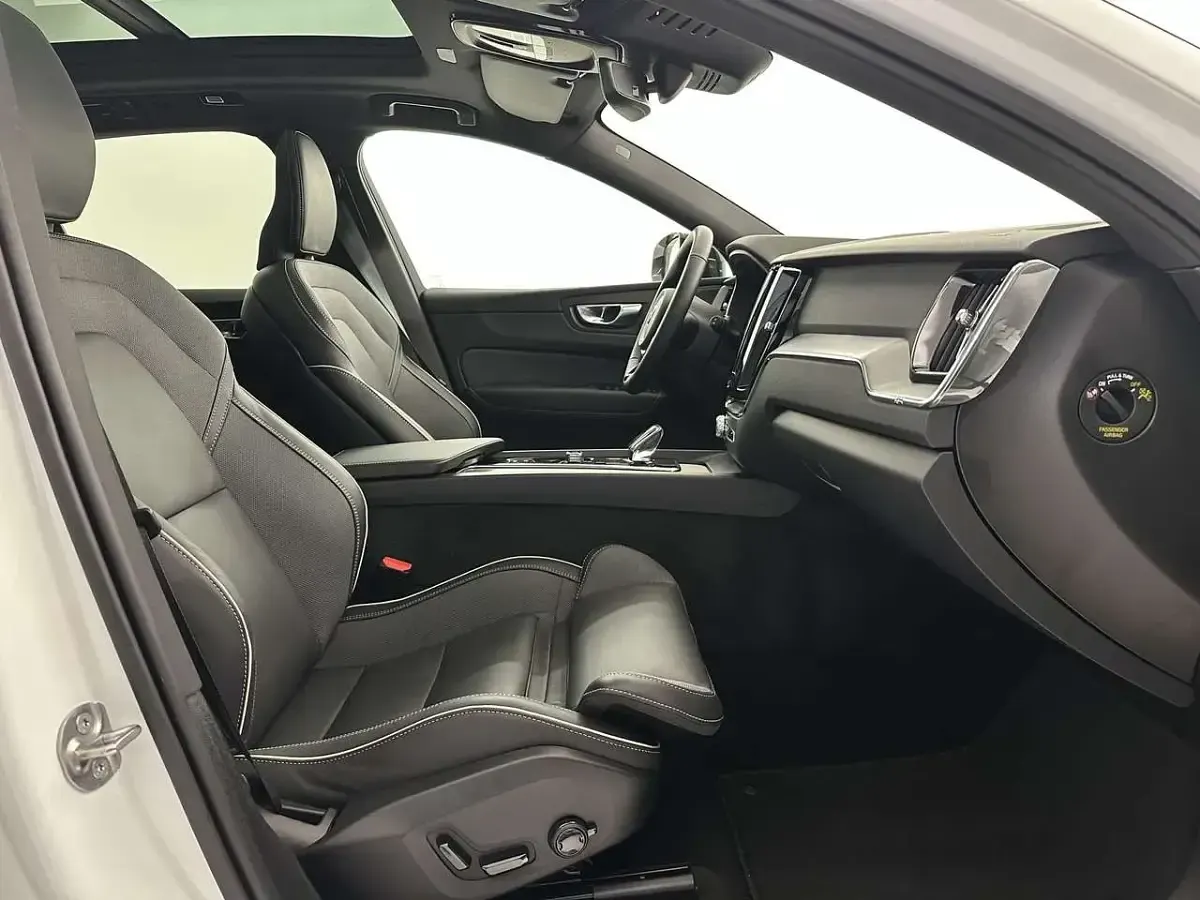 Usata Volvo XC60 Plus 349 CV (256 kW) 2025 Bianco SUV