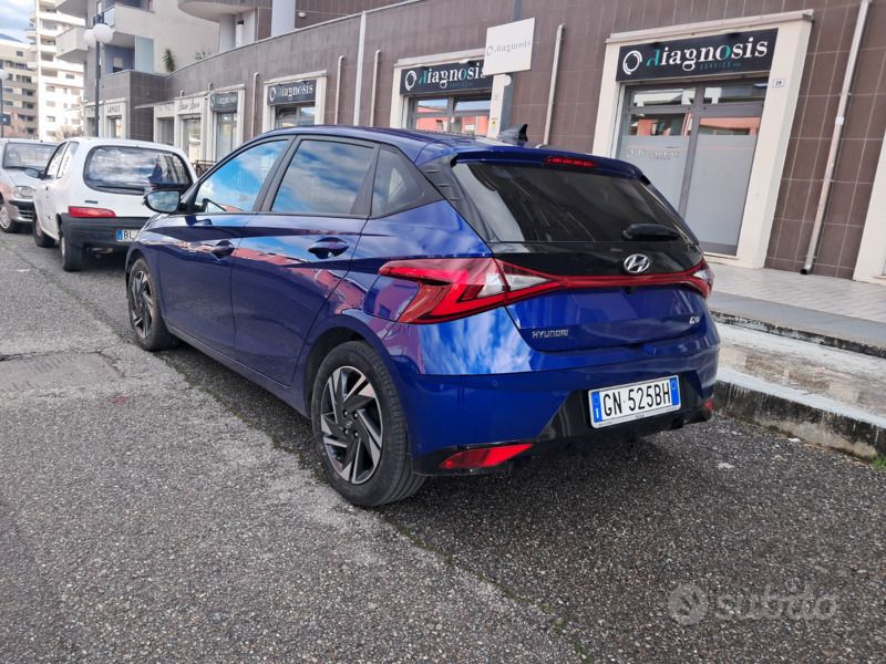 Usata Hyundai i20 75 CV (55 kW) 2023 Blu Berlina