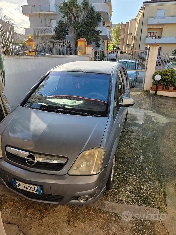 Usata Opel Meriva 101 CV (74 kW) 2008 Grigio Monovolume