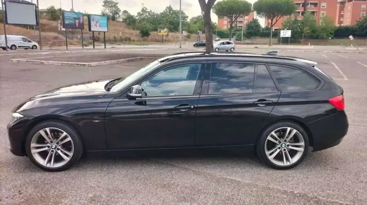 Usata BMW 318 Sport Line 143 CV (105 kW) 2013 Nero Station wagon