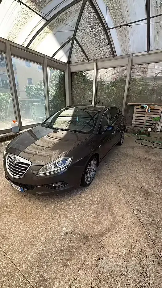 Usata Lancia Delta 120 CV (88 kW) 2014 Utilitaria