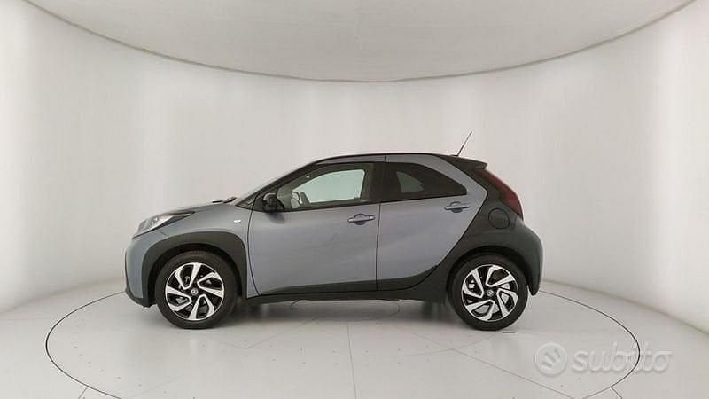 Usata Toyota Aygo X Trend 72 CV (52 kW) 2024 Grigio SUV