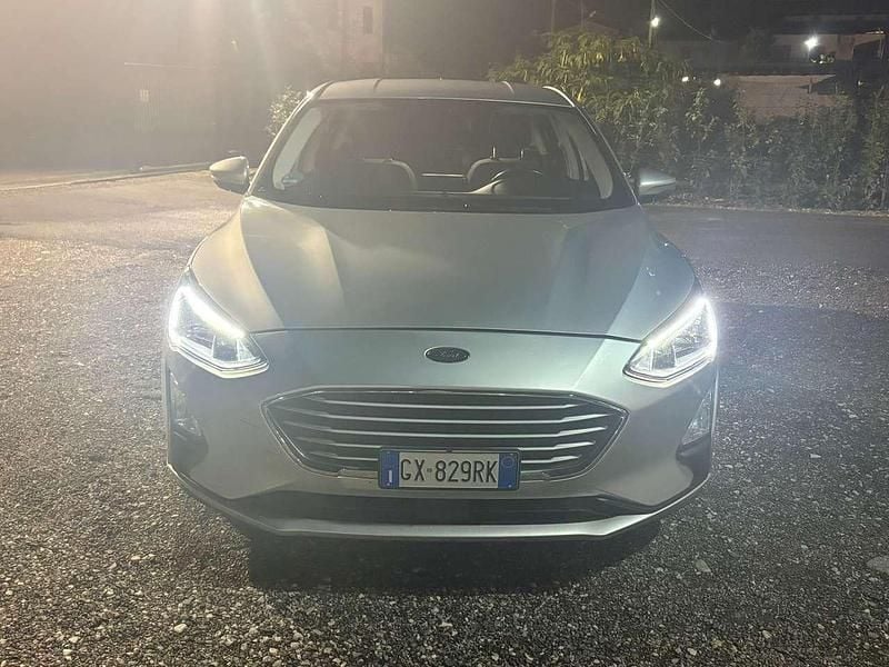 Grigio Usata 2020 Ford Focus Business Edition Tre volumi | 9599 € (Super prezzo) - Immagine 1/4