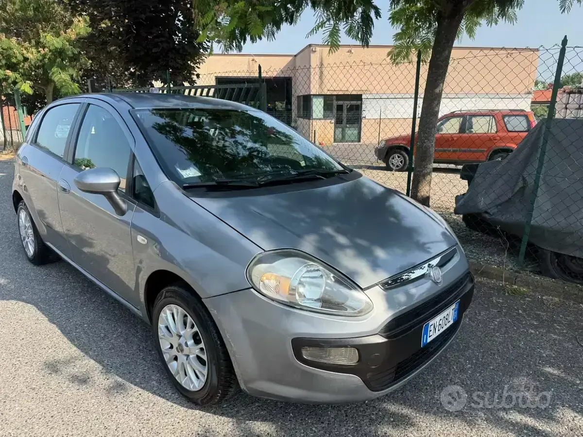 Usata Fiat Punto Evo Dynamic 69 CV (50 kW) 2012 Grigio Utilitaria