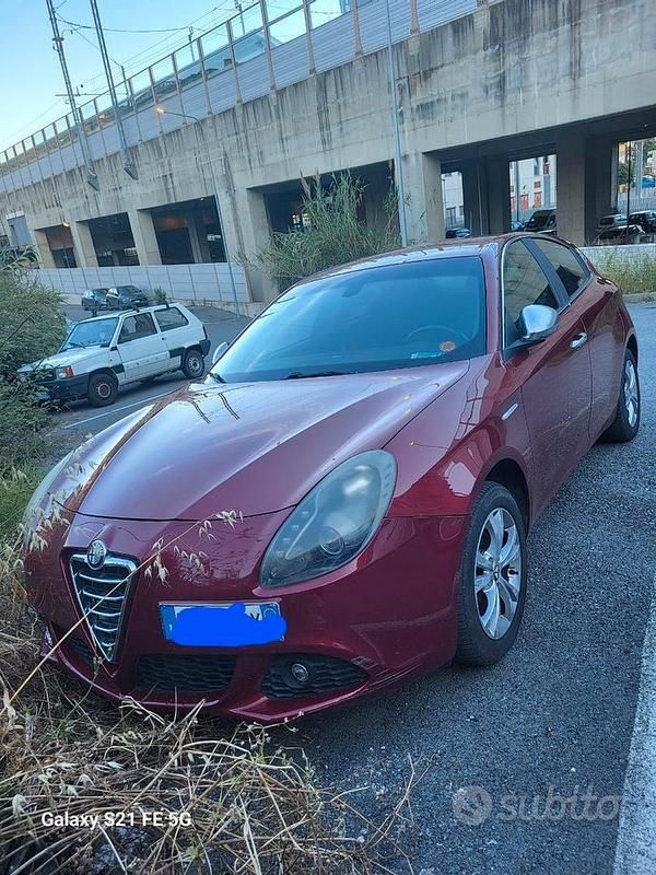 Usata Alfa Romeo Giulietta 120 CV (88 kW) 2012 Rosso Utilitaria