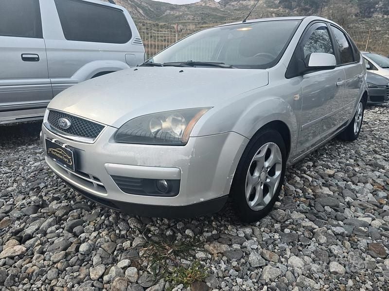 Usata Ford Focus 115 CV (84 kW) 2007 Grigio Berlina