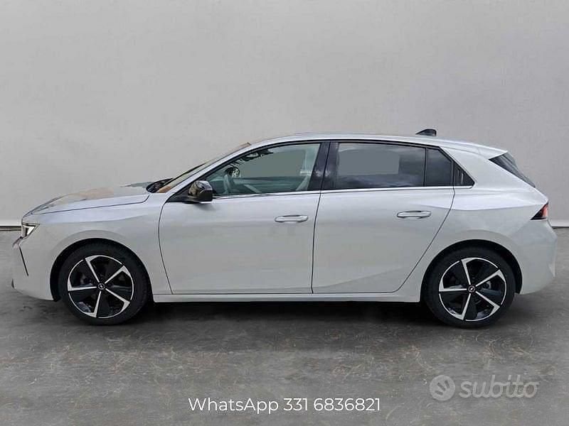 Usata Opel Astra Elegance 131 CV (96 kW) 2023 Grigio Berlina