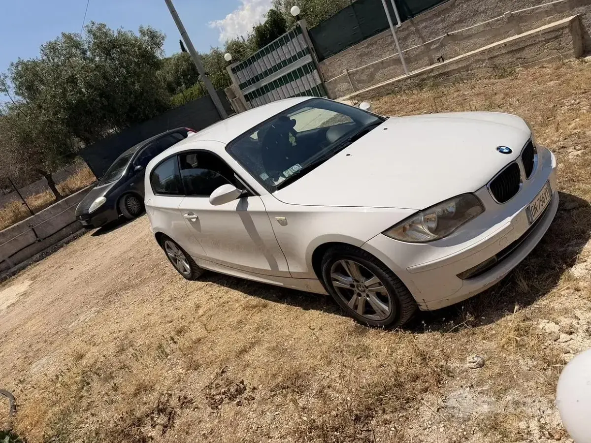 Usata BMW 120 177 CV (130 kW) 2008 Bianco Utilitaria
