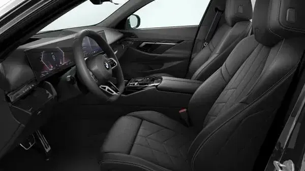 Nuova BMW 540 Efficient Dynamics 286 CV (210 kW) 2026 Black sapphire metallizzato Station wagon