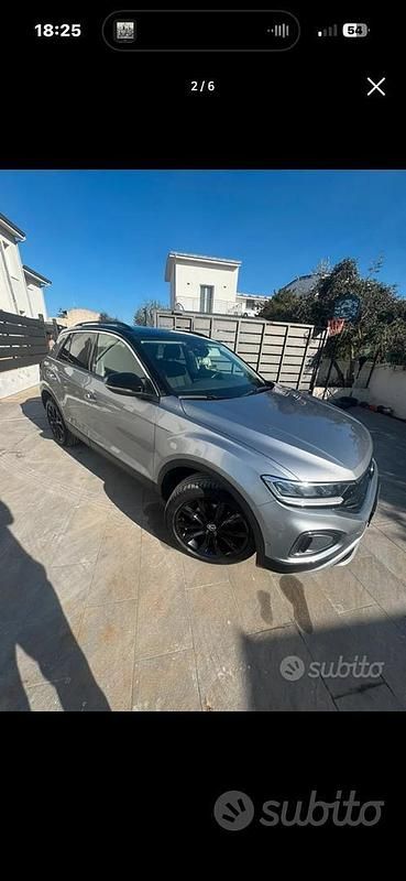 Usata VW T-Roc Sportline 110 CV (80 kW) 2023 Grigio SUV