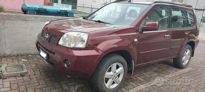 Usata Nissan X-Trail 136 CV (100 kW) 2005 Rosso SUV