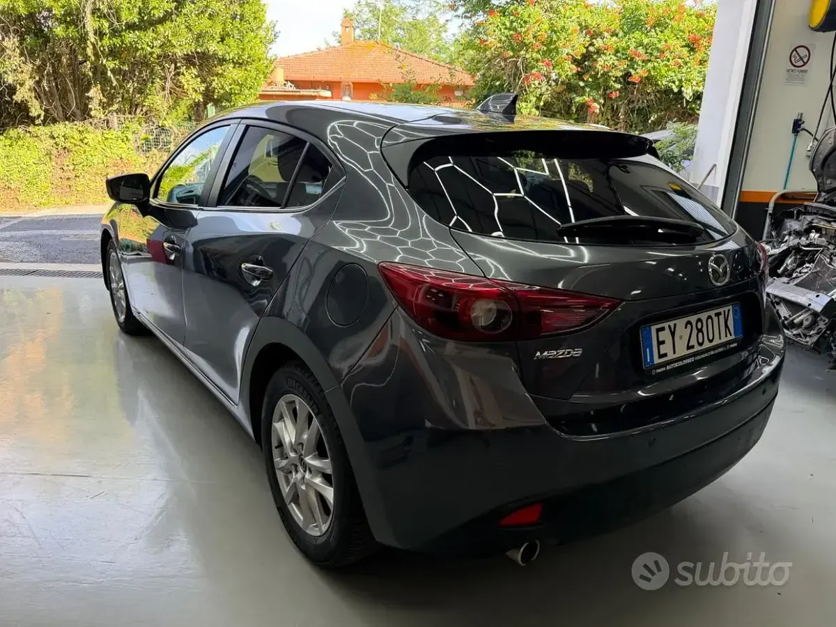 Usata Mazda 3 Exceed 150 CV (110 kW) 2015 Grigio Berlina