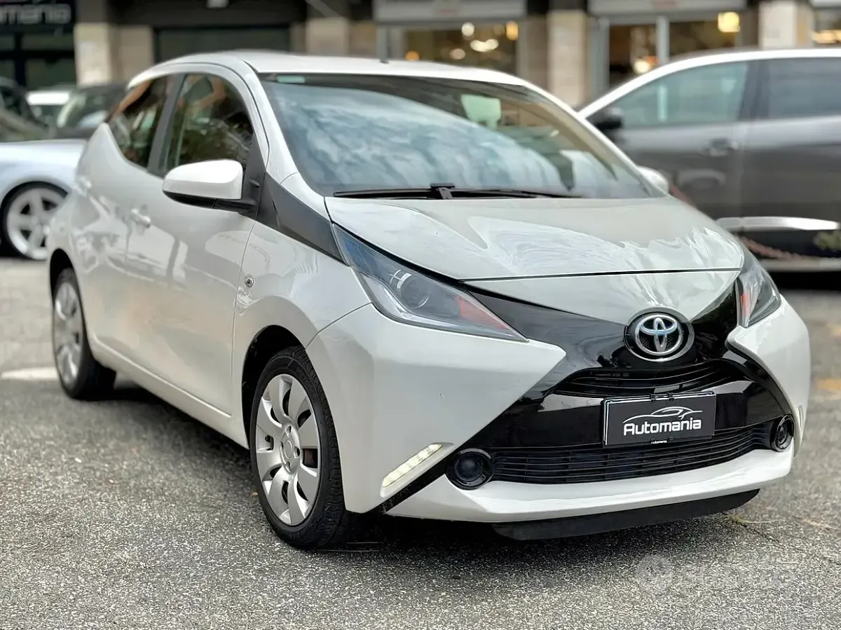 Usata Toyota Aygo 69 CV (50 kW) 2017 Bianco Utilitaria